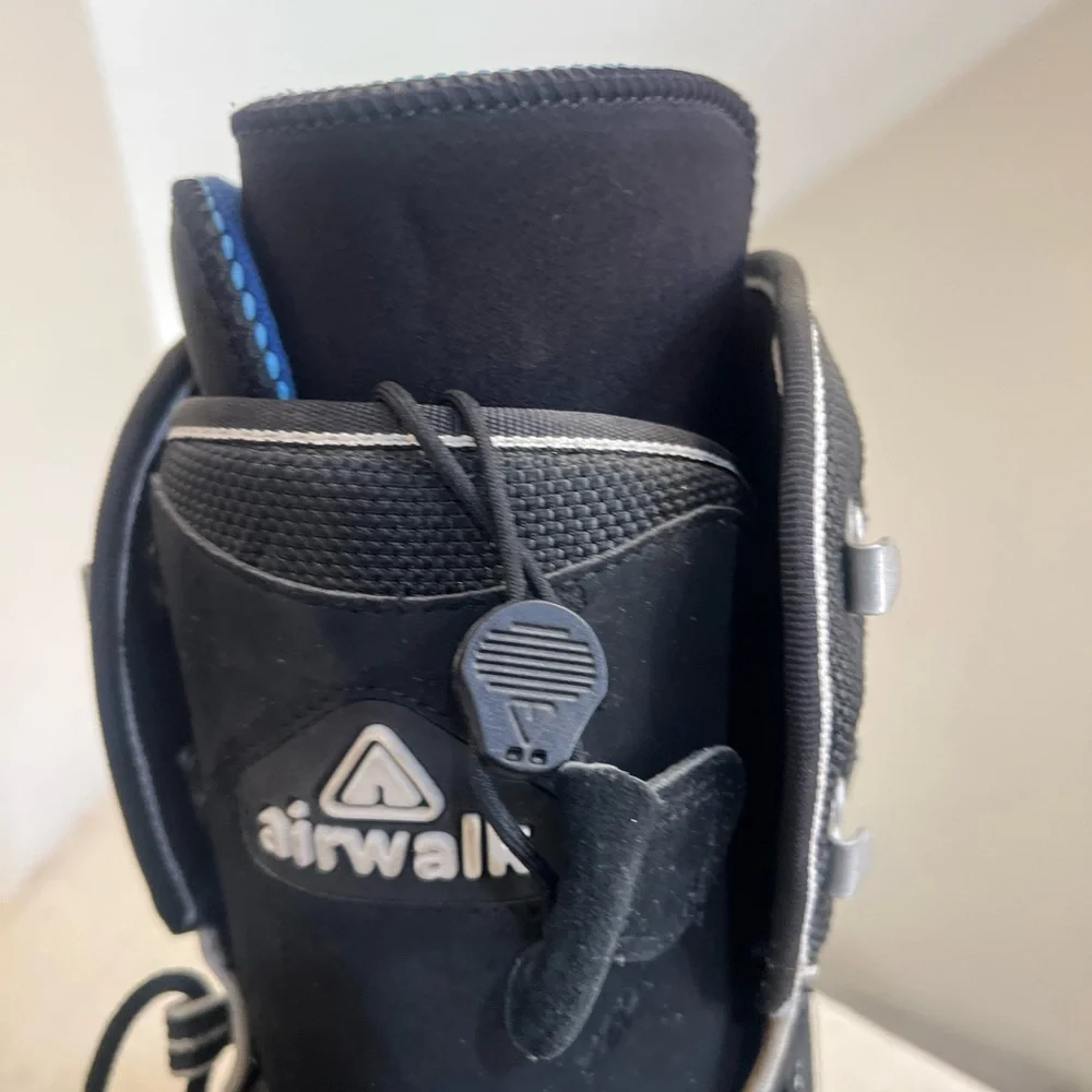 AIRWALK SNOWBOARD BOOTS, Black, Unisex Men size 11 Women size 12